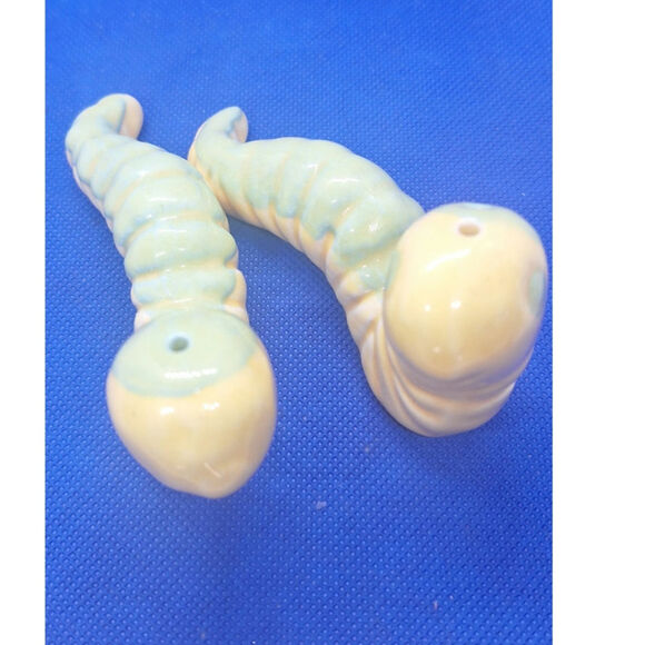 Caterpillar Salt & Pepper Shakers 1979- Mint- Ceramic- Home Decor - Picture 1 of 7